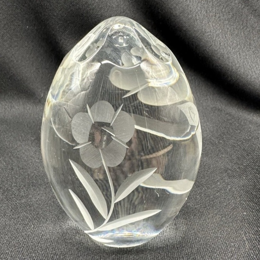 Shannon Ireland Etched Glass Crystal Egg Paperweight - Picture 9 of 9